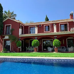 Nabrisa Marbella, 5 Bedroom, Private Pool, Garden, Bbq , Marbella España